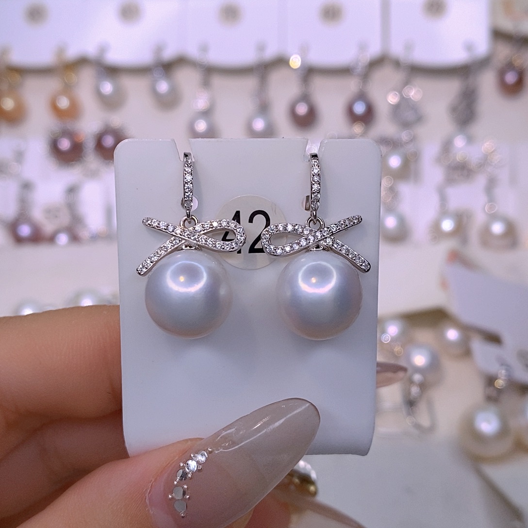 哈***生淡水珍珠颈饰银S925镶嵌