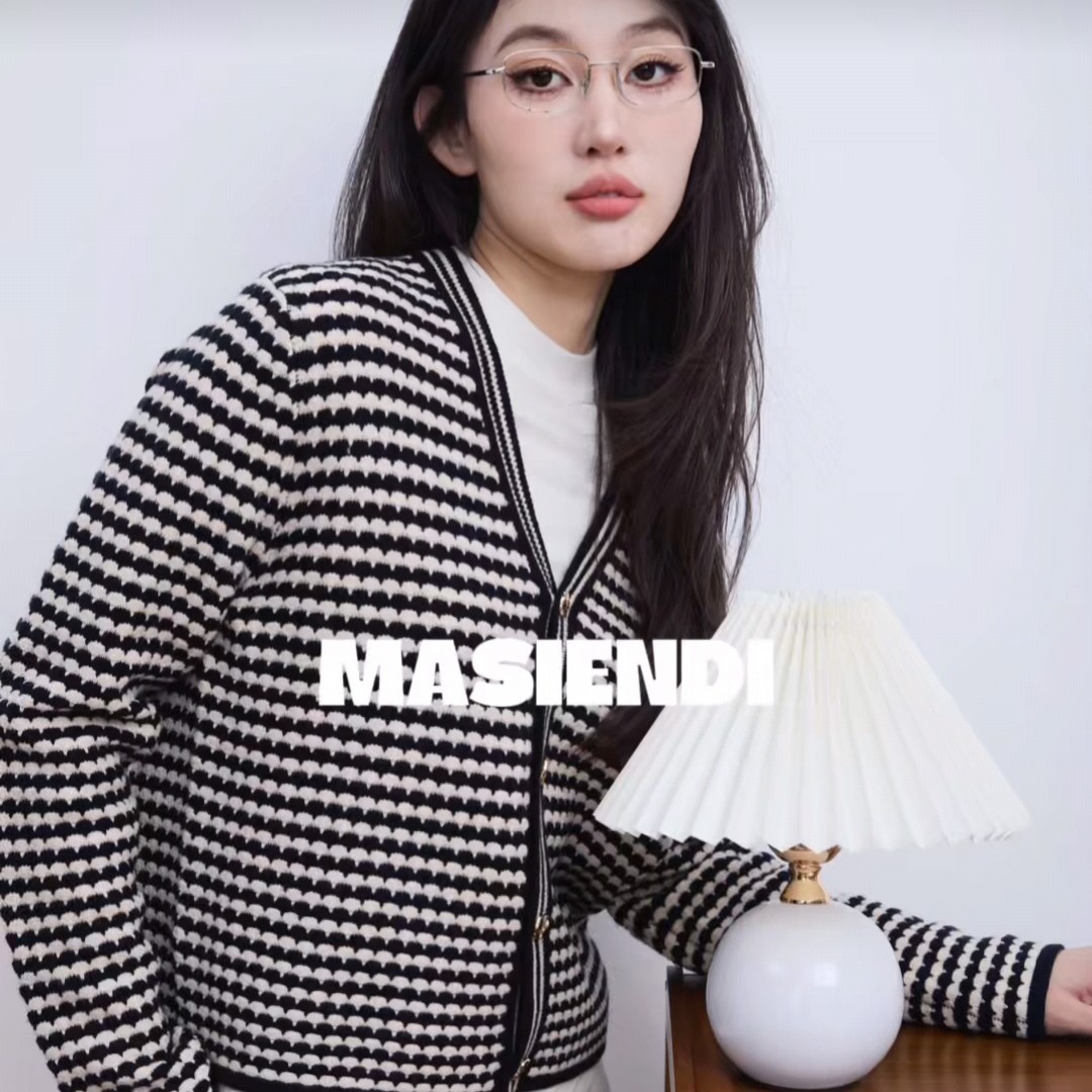 MASIENDI/玛丝恩迪V领拼色条纹针织开衫74039