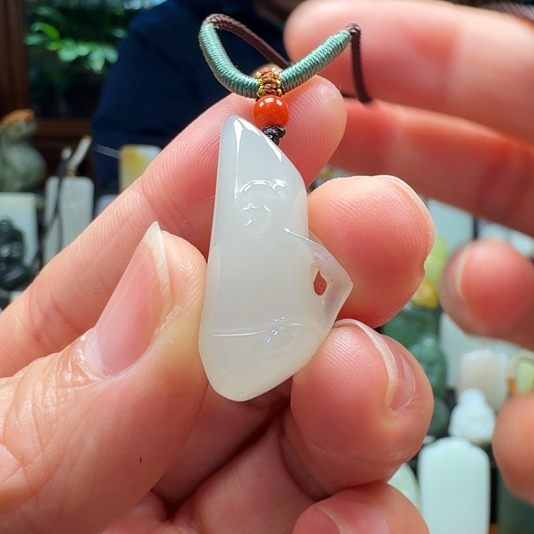 和田玉颈饰未镶嵌