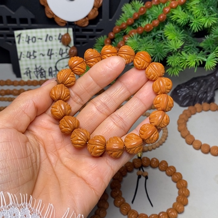 T***桃核手串金蟾手串