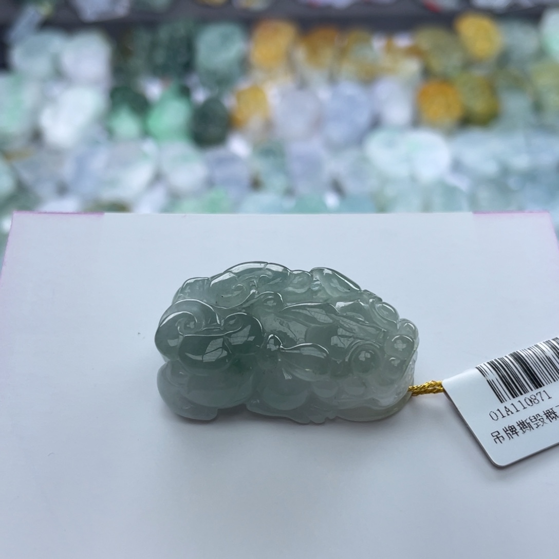 翡翠颈饰未镶嵌貔貅