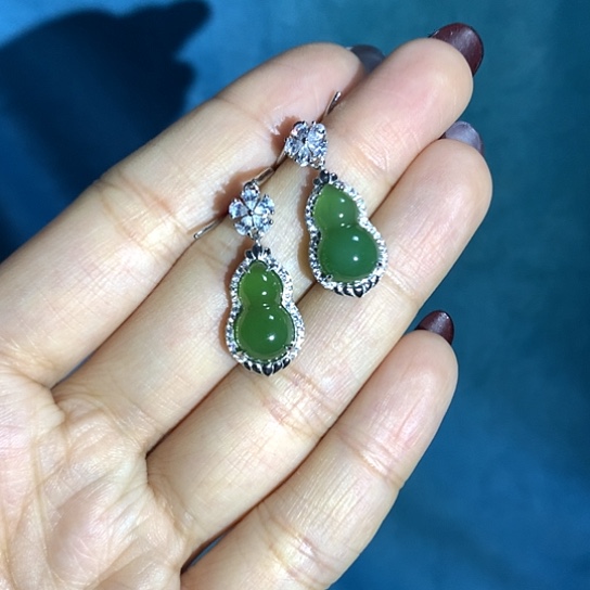 和田玉耳饰未镶嵌