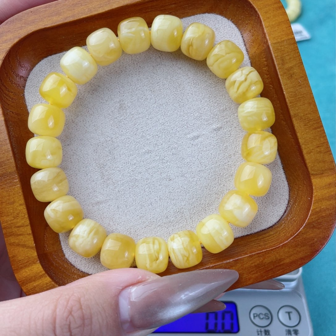 蜜蜡裸石未镶嵌蜜蜡38