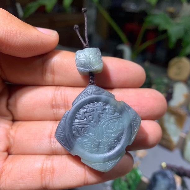 客户专拍。和田玉双面精雕 吊坠
