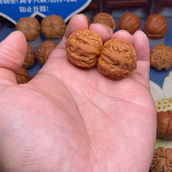 文玩核桃把件小霸王龙