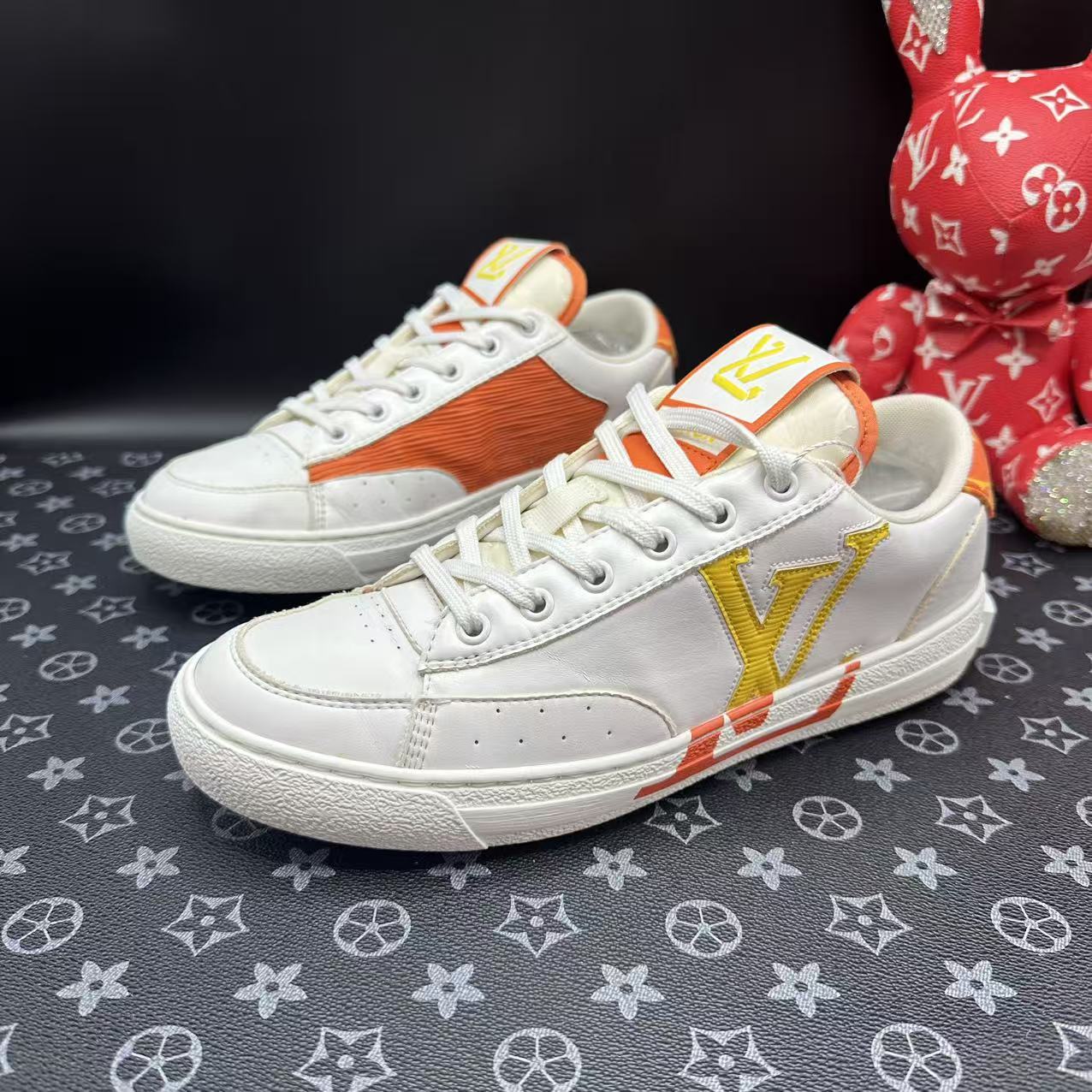 95新 LouisVuitton/路易威登 白橙错位查理板鞋39欧码 ddm3018