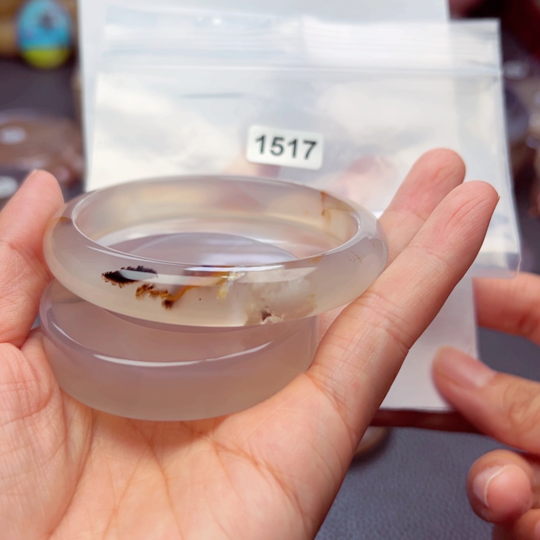 玛瑙/玉髓手镯未镶嵌L****P