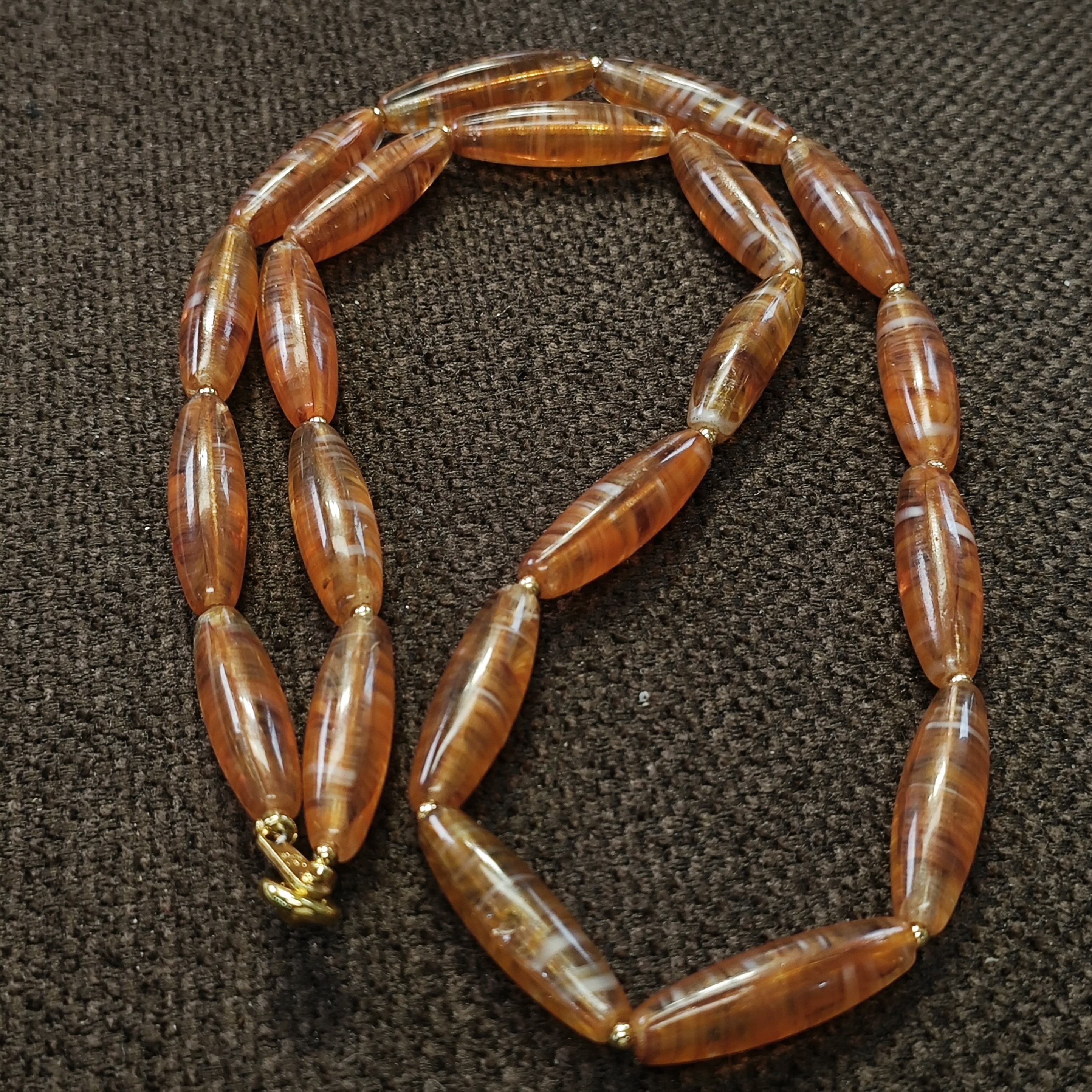 约19世纪琉璃项链