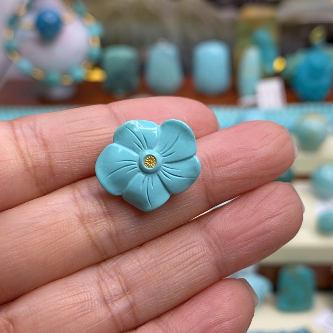 绿松石未镶嵌珠宝奇石