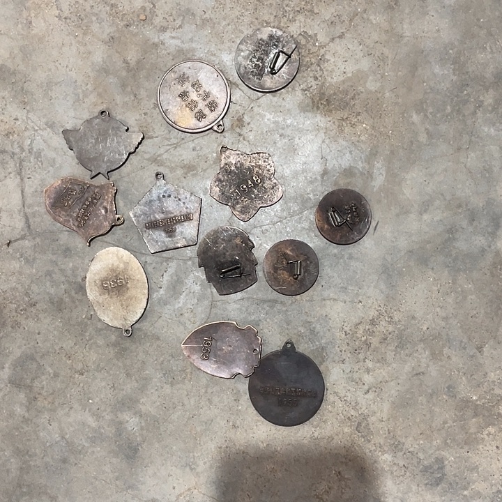 胜***利铜小件。             