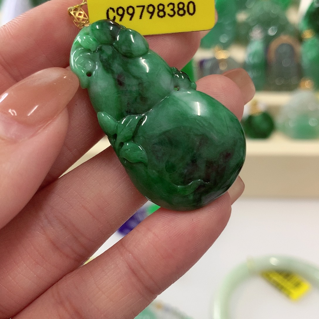 翡翠18K金镶嵌颈饰