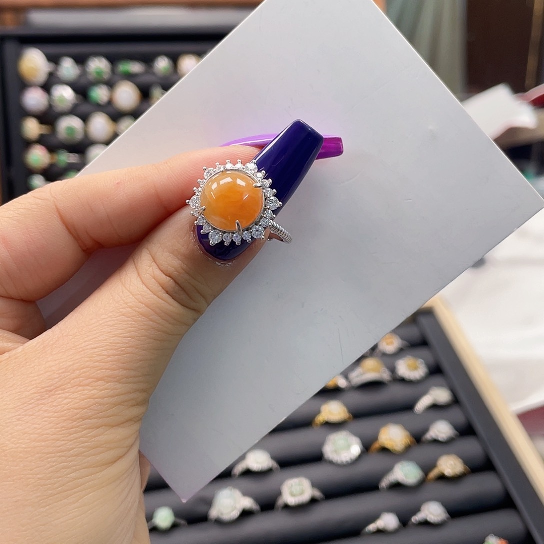 翡翠颈饰未镶嵌天然翡翠Ａ货