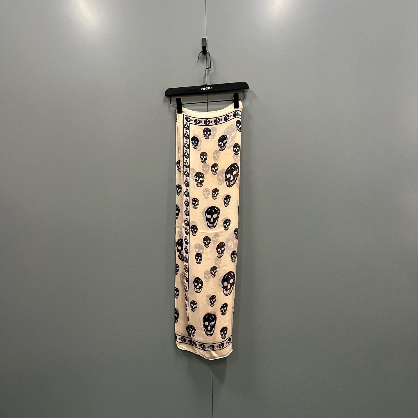 99新 Alexander McQueen/亚历山大·麦昆 zt4 骷髅满印丝巾/207677