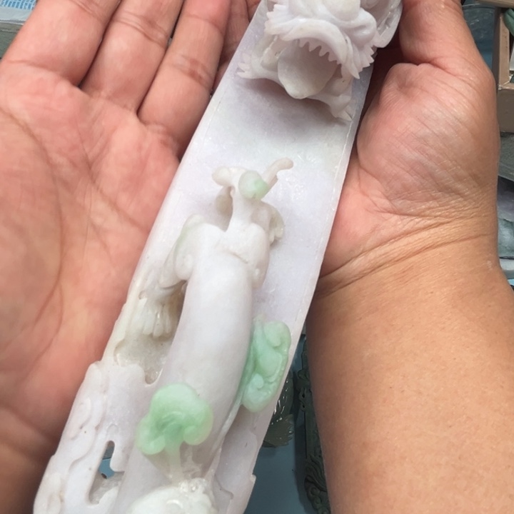 定制翡翠未镶嵌如意龙