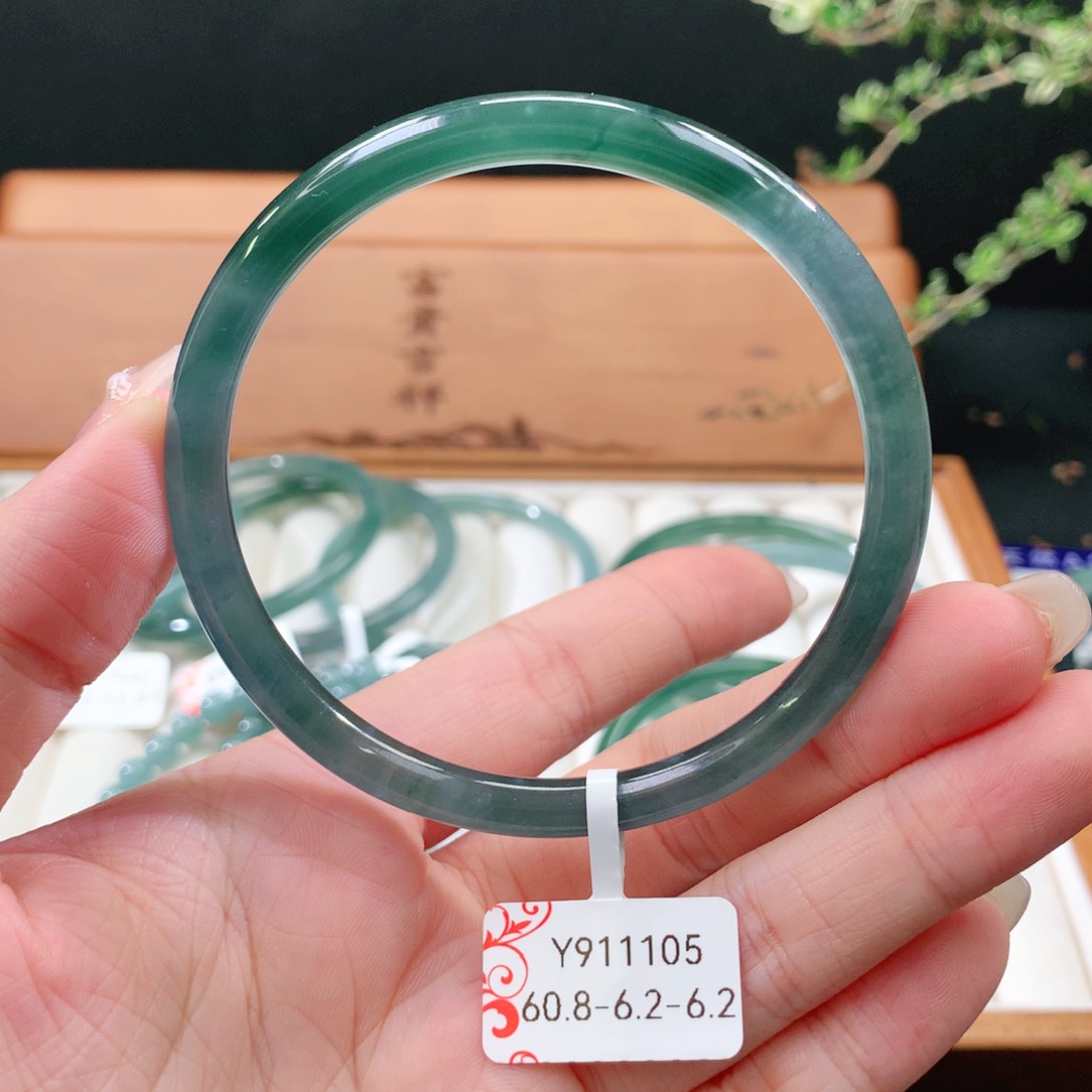 翡翠手镯未镶嵌天然