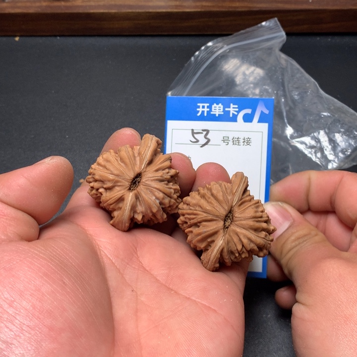 文玩核桃把件43四座楼53