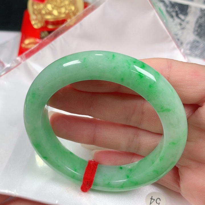 翡翠手镯未镶嵌   编号1913 正圈54