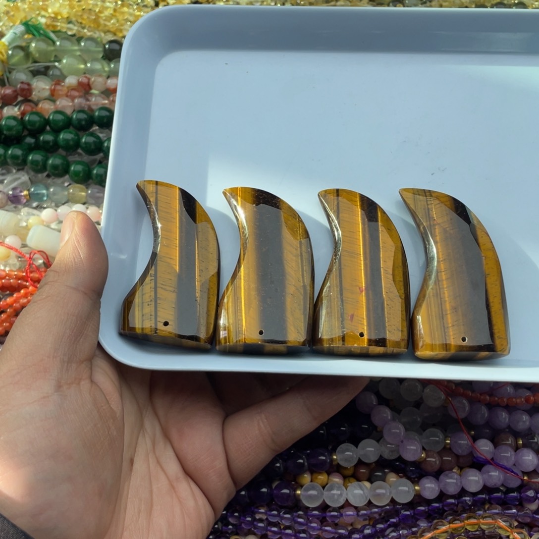 玛瑙/玉髓珠宝半成品未镶嵌一个装31*61虎眼切面吊坠