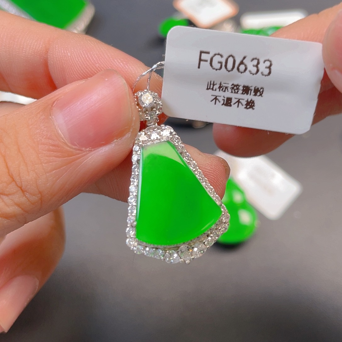 【闪购商品】颈饰银S925镶嵌翡翠翡翠