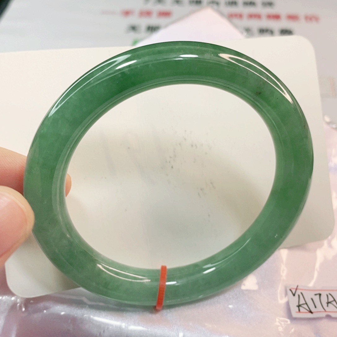 翡翠手镯未镶嵌58.8圈口圆条