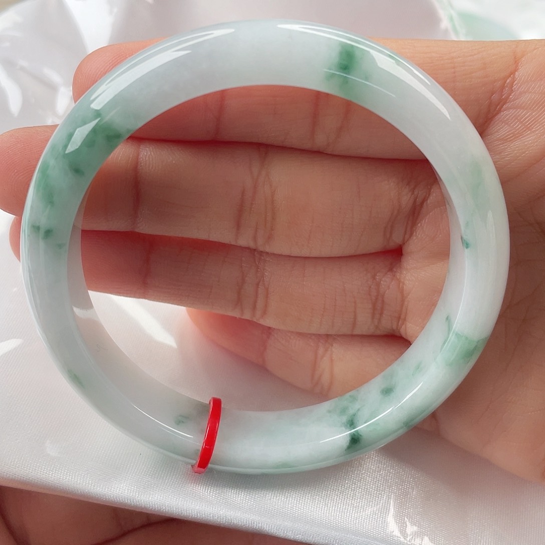 翡翠手镯未镶嵌56-57圈