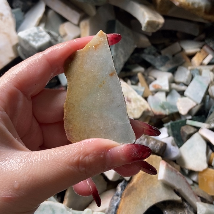 翡翠颈饰未镶嵌天然翡翠
