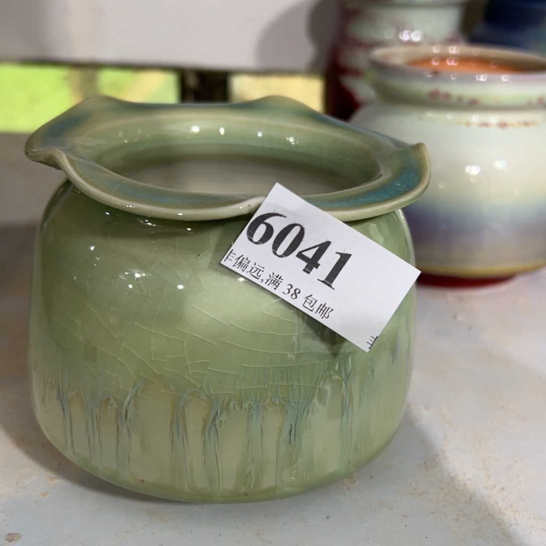 陶瓷口7.5高9。景德镇