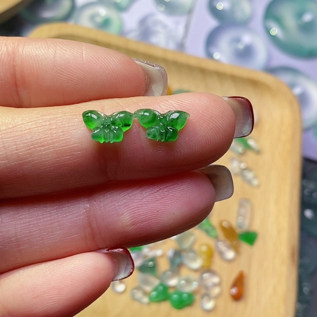 翡翠颈饰未镶嵌翡翠