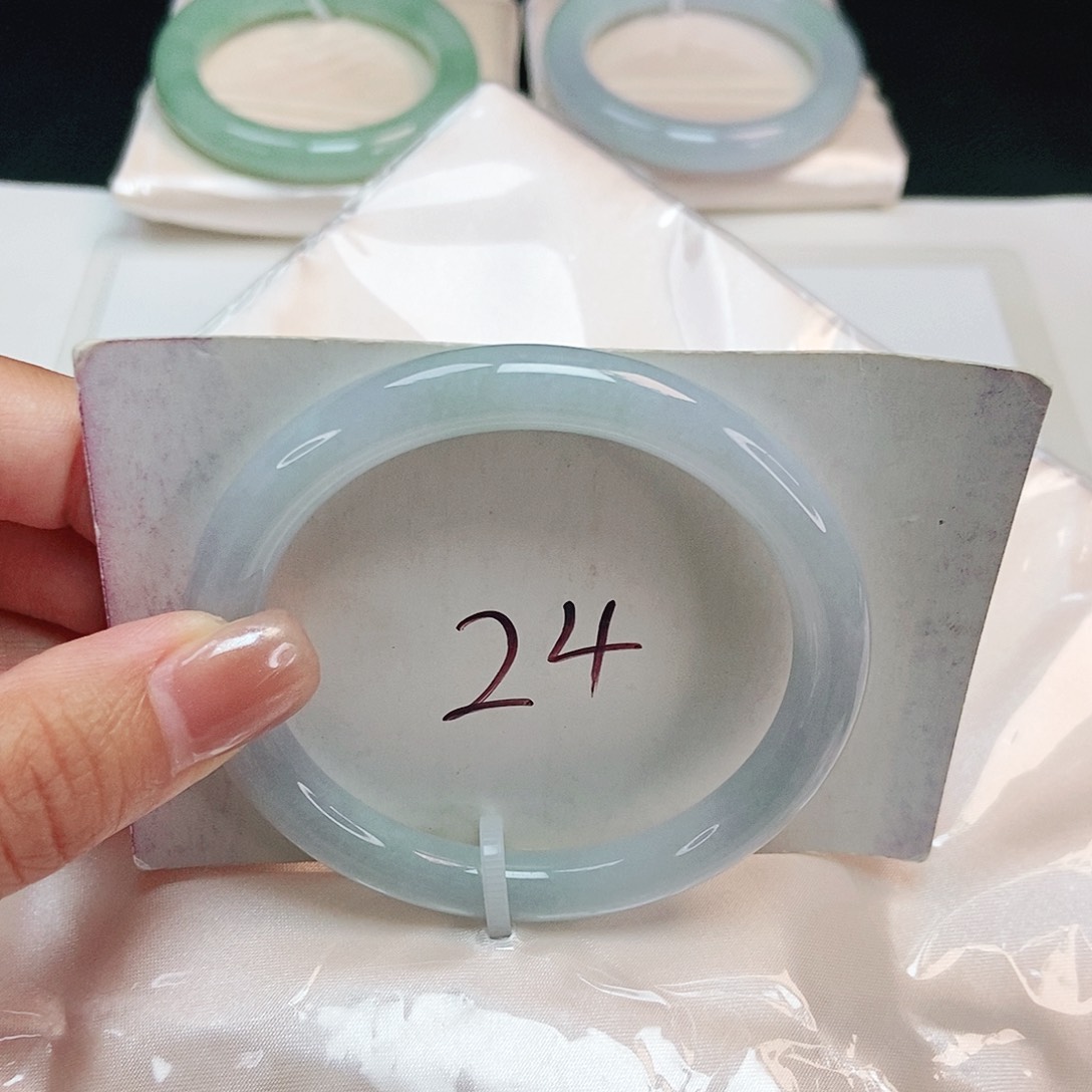 未镶嵌手镯翡翠 圆条53