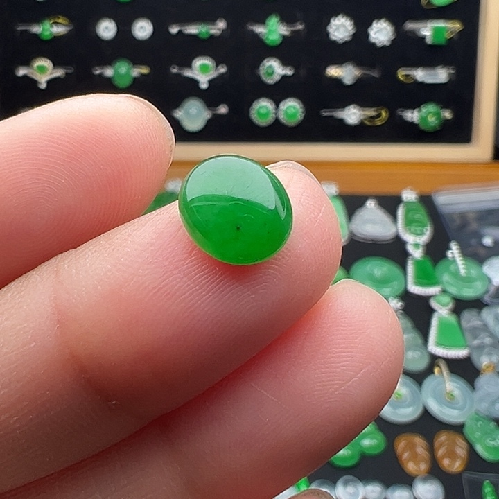 翡翠未镶嵌颈饰蛋9