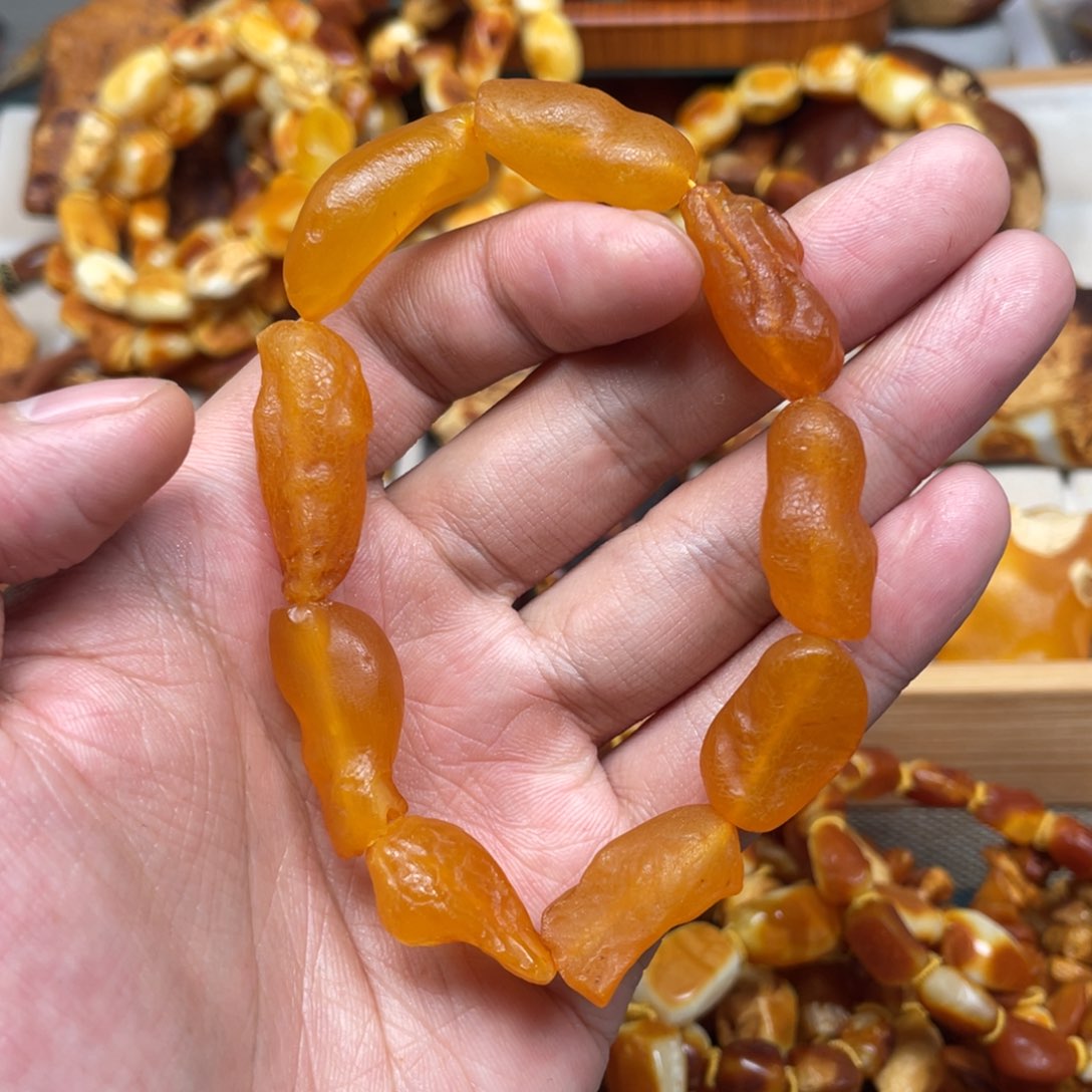 琥珀珠宝奇石未镶嵌