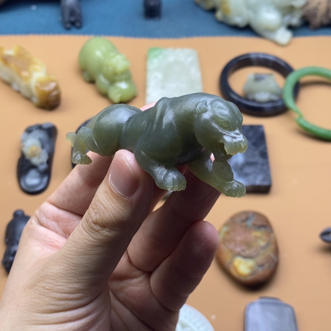 和田玉挂件定制未镶嵌