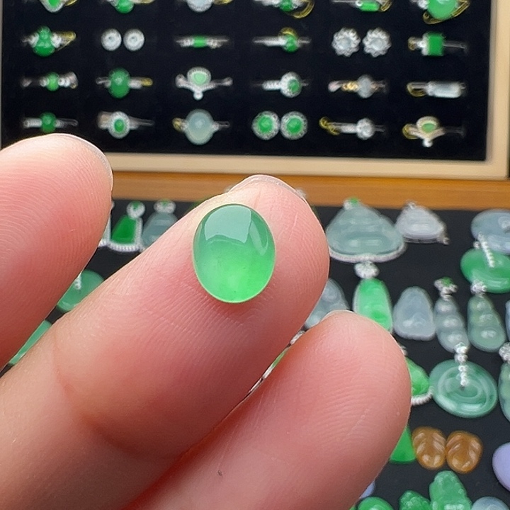 翡翠未镶嵌颈饰蛋7.2