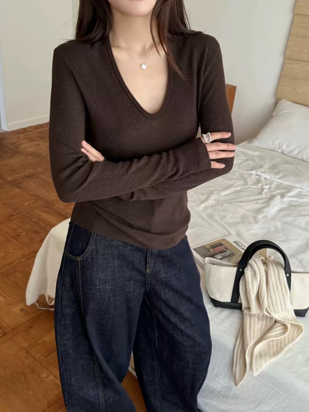 轻奢经典U领弹力针织衫女修身显瘦百搭打底衫上衣1661