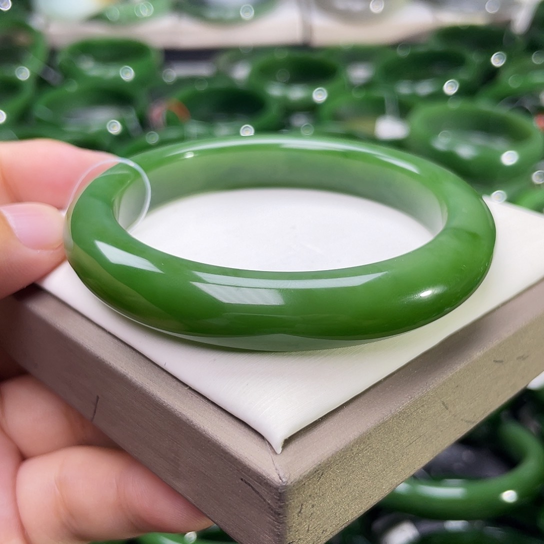 和田玉（碧玉）手镯未镶嵌