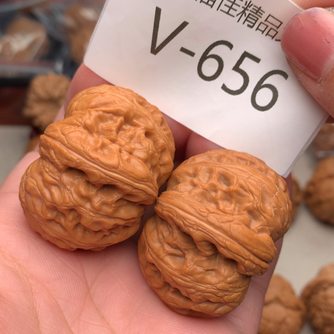 文玩核桃把件42元宝……….