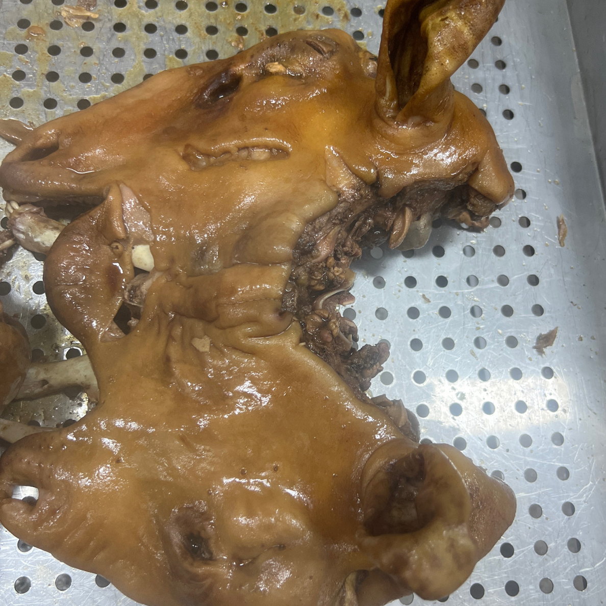 清真食品酱香鲜香四溢软糯扣弹火烧去毛老汤卤制羊头肉