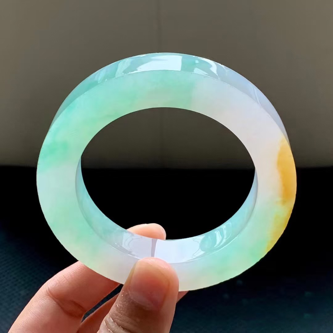 微瑕翡翠处理手镯定制