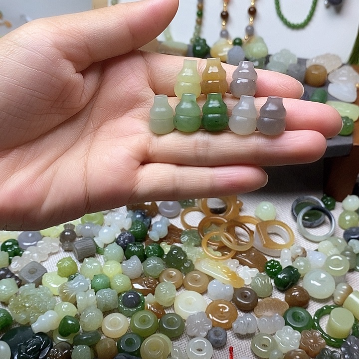 未镶嵌和田玉挂件19.9一个多样性发其一