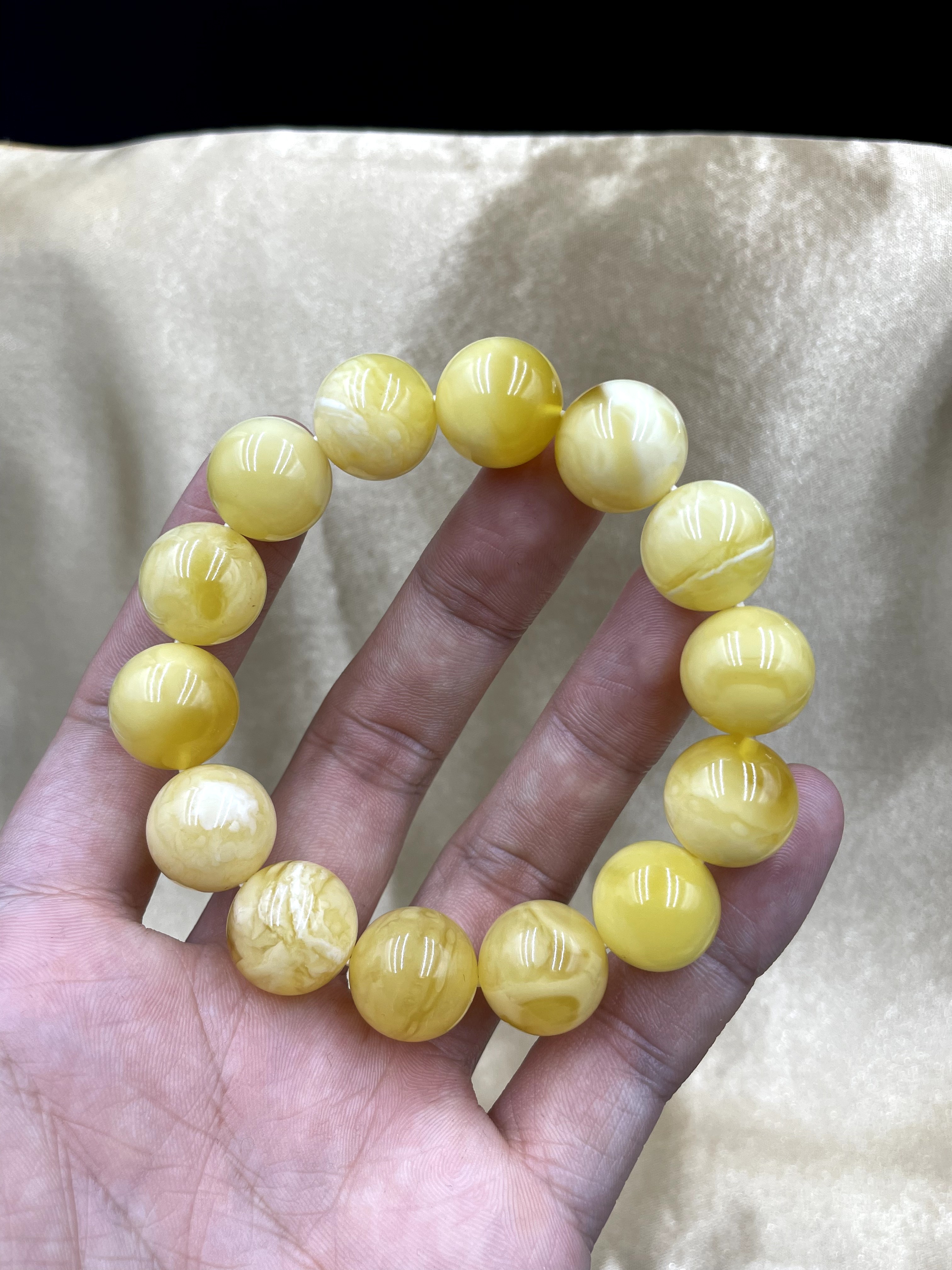 原矿高品质俄料蜜蜡手串 精工圆珠尺寸15+ 金色妖白花 蜡质饱满