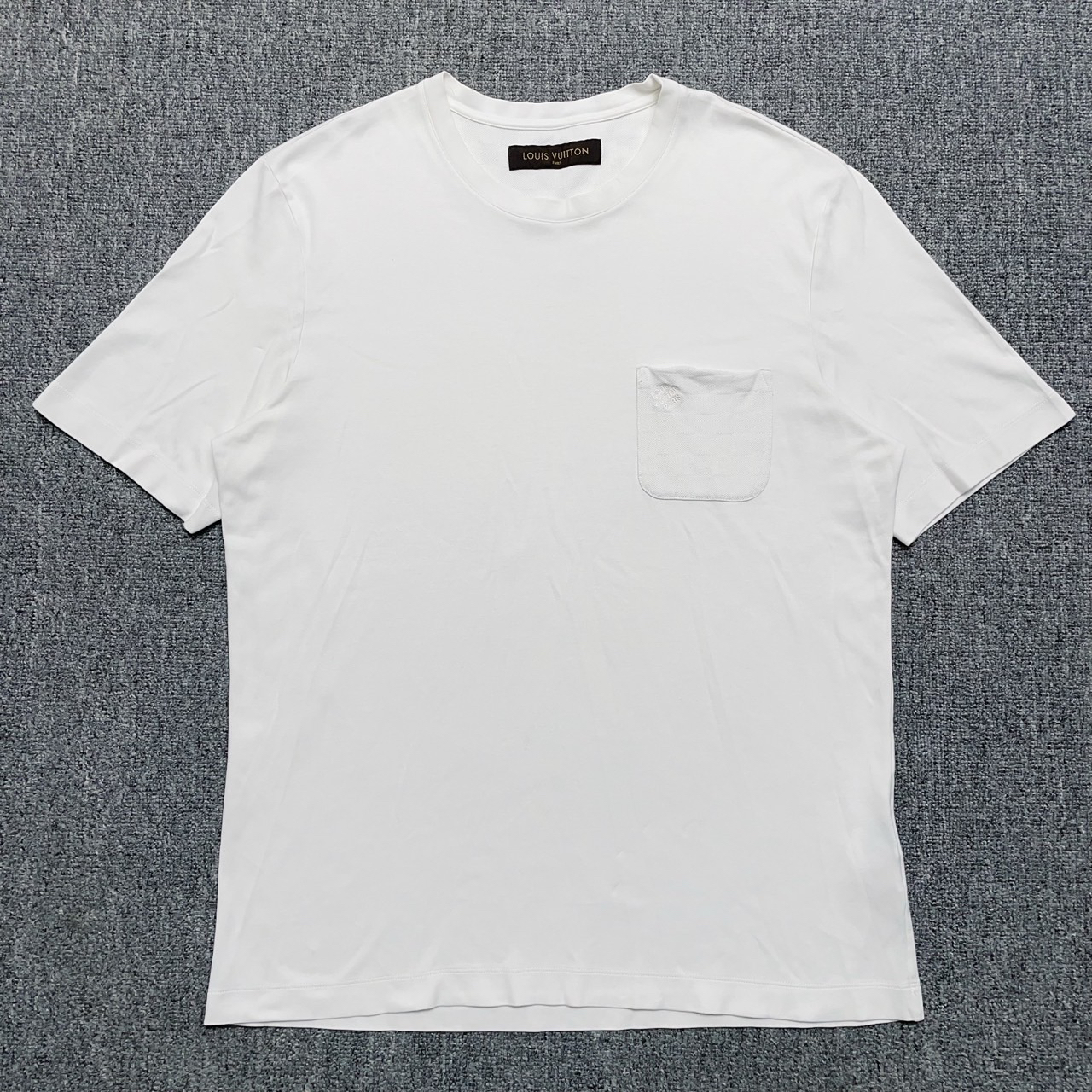 95新 LouisVuitton/路易威登 /A0319/胸口口袋刺绣LOGO