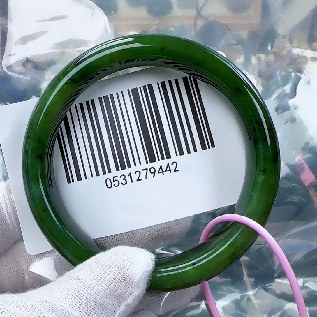 和田玉（碧玉）手镯未镶嵌6061