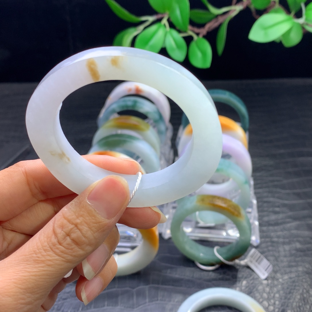 定制翡翠未镶嵌手镯