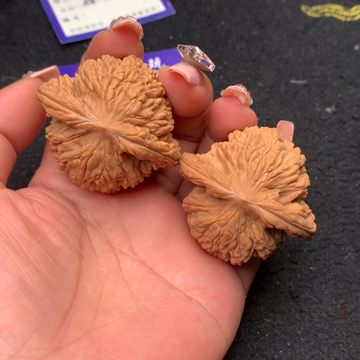 文玩核桃吊坠43号45虎头全