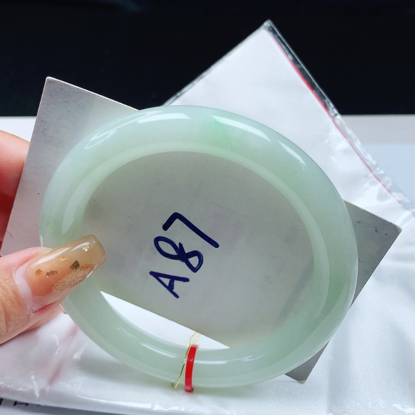 【闪购商品】翡翠手镯未镶嵌 圆条59