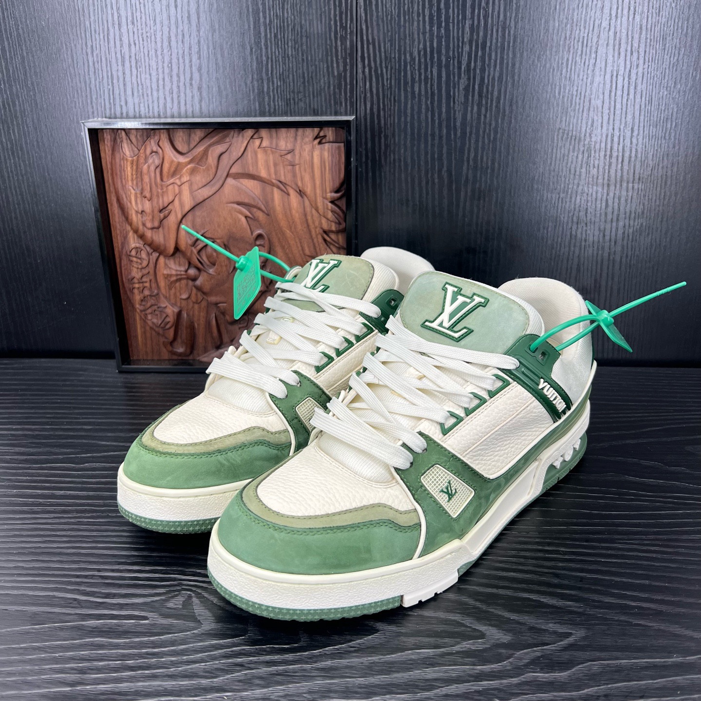 95新 LouisVuitton/路易威登 42码抹茶绿二手男鞋CH23825