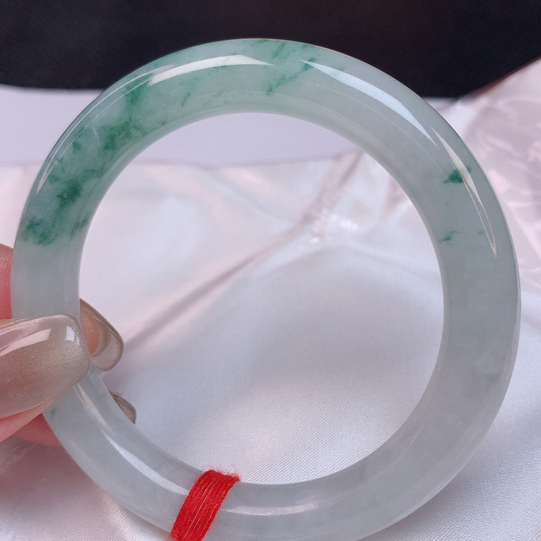 翡翠手镯（圆镯）未镶嵌54+