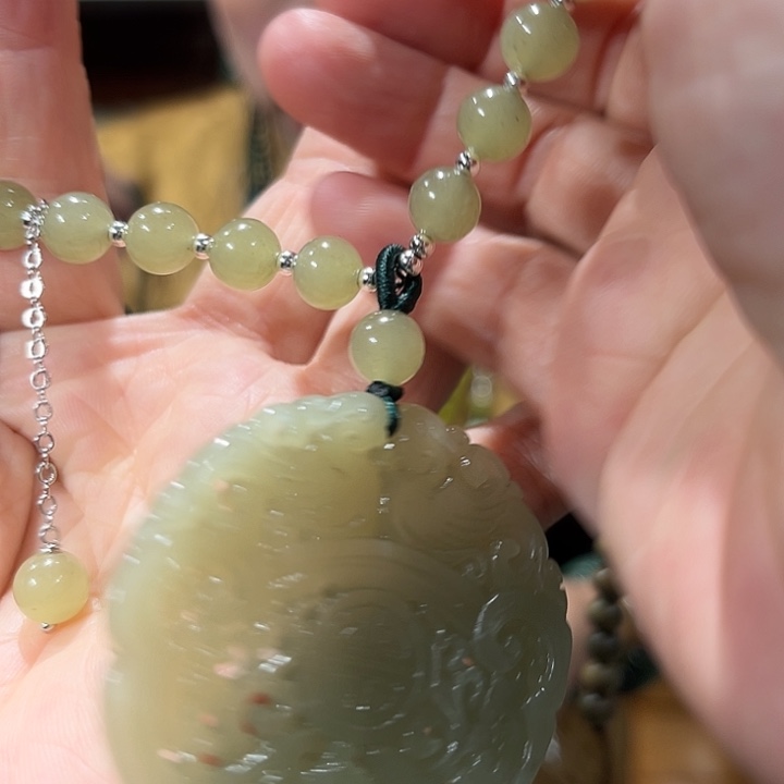 颈饰未镶嵌和田玉