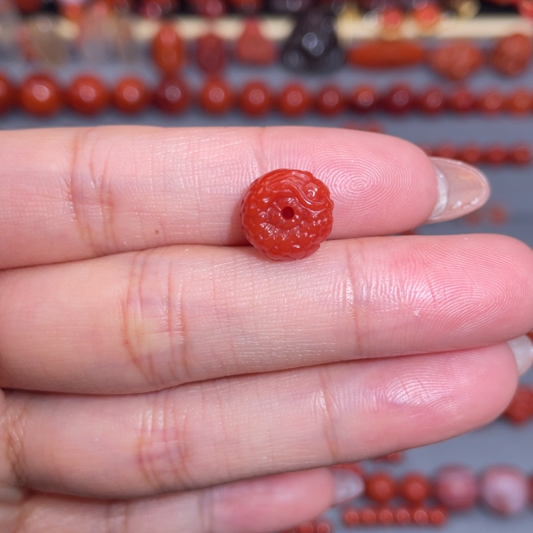 南红玛瑙龙扣10+未镶嵌
