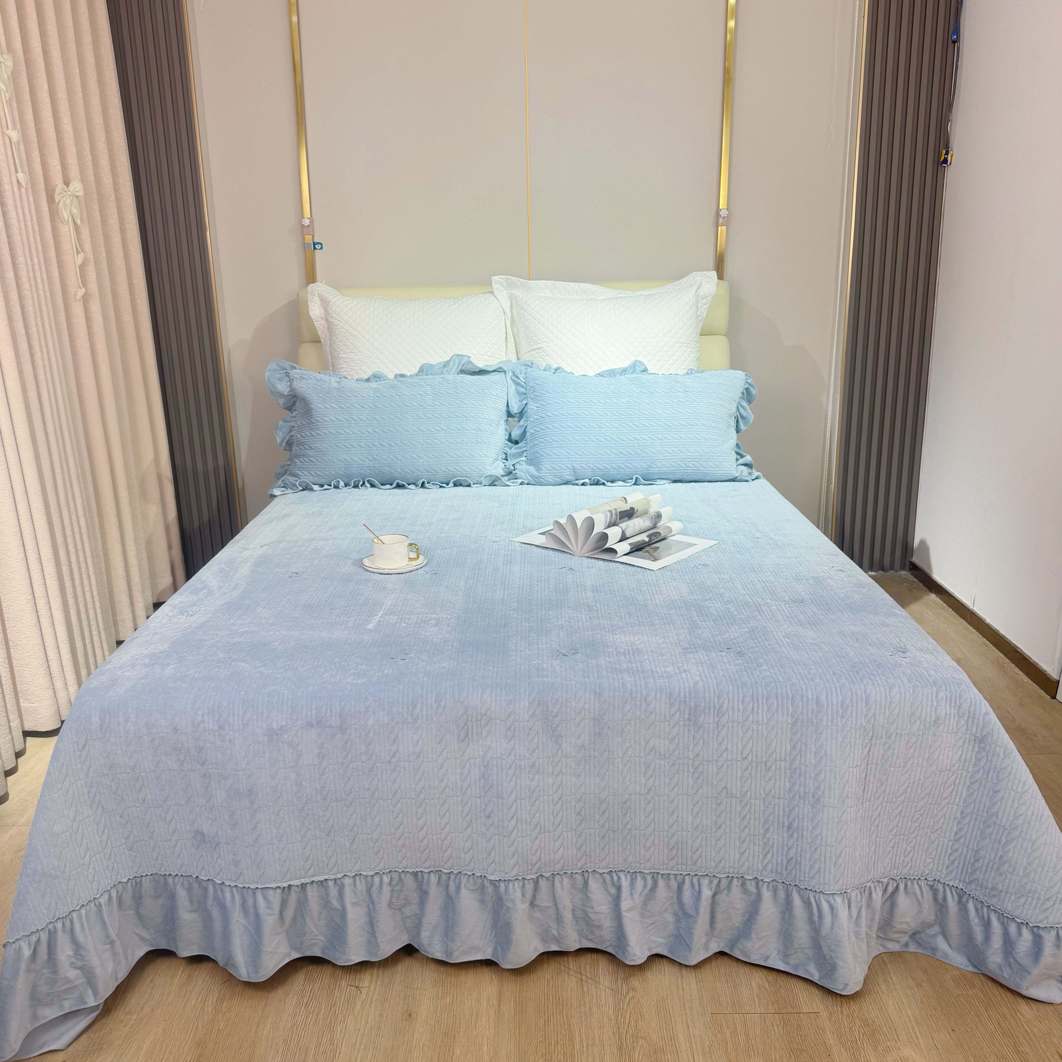 美肤绒保暖防静电可机洗裥棉法式绣花床盖